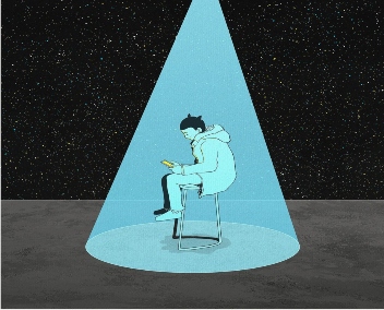 Image d'un homme seul sous un projecteur bleu