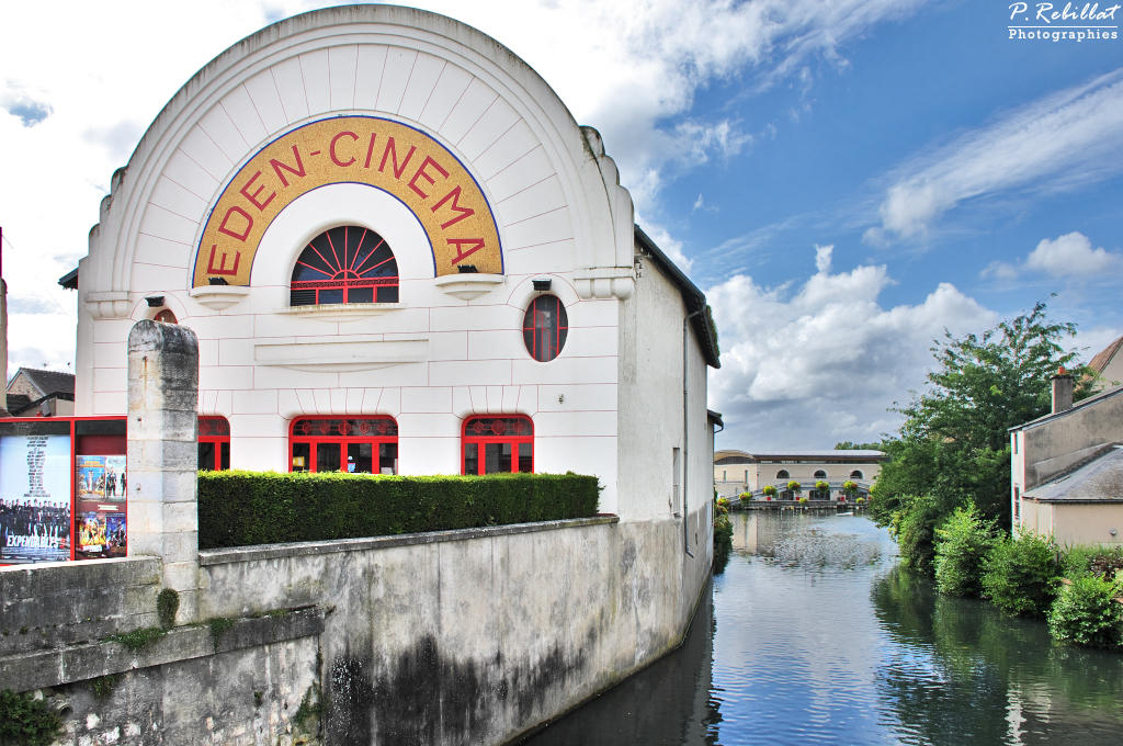 Cinéma L'Eden façade, Cosnes-sur-Loire