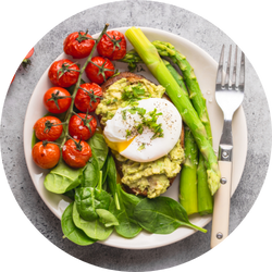 une assiette de légumes