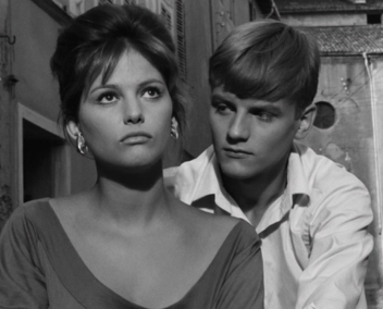 Photo issue du film La fille à la valise