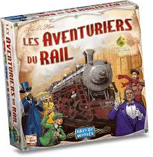 Image d'un train avec des voyageurs devant