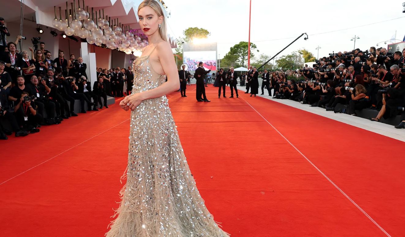 Vanessa Kirby sur le tapis rouge 