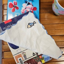 détails sur l'Atelier numérique Mouchoir brodé